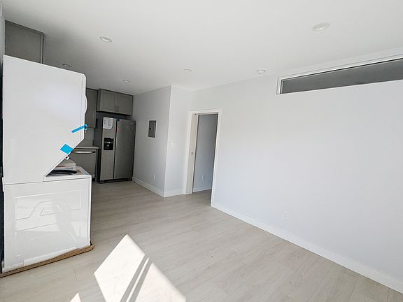 2nd image of 1500 S Glendale Ave #6