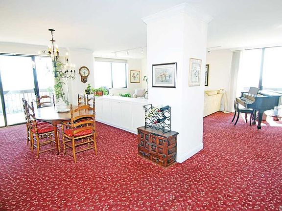 4th image of 27110 Grand Central Pkwy APT 26V