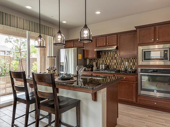 Lineage 1209 Sq. Ft 3 Bed 2.5 Bath
