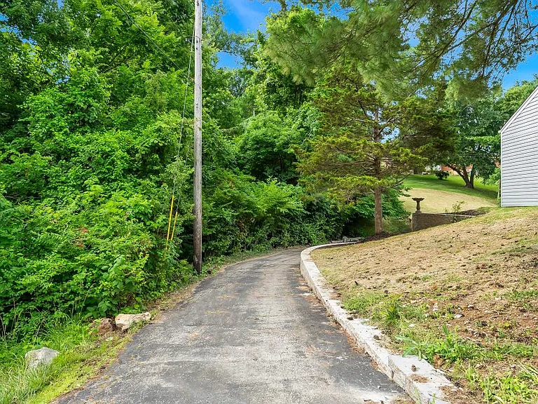 5468 Ringer Rd — Photo 34