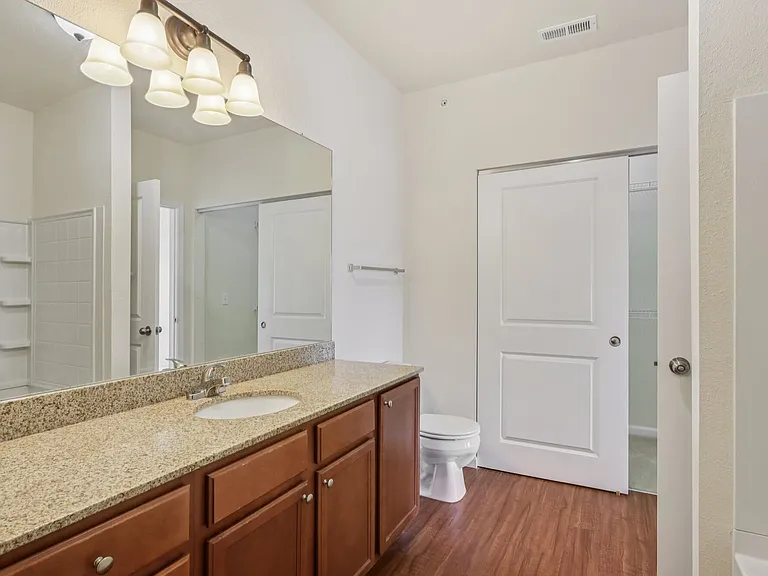 Burkart Crossing Apartments — Photo 35
