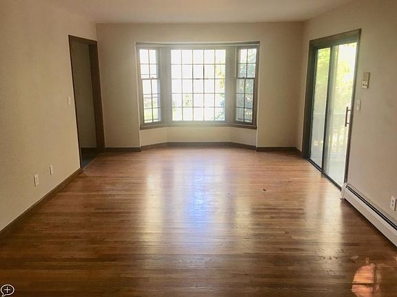 Living area with bay window