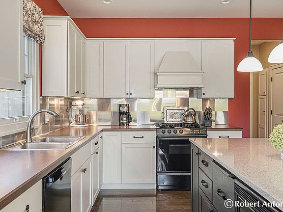 4th image of 3792 Bridgehampton Dr NE
