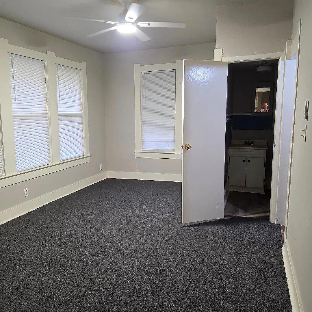 3 bed, 1150 sqft, $1,200 — Photo 1