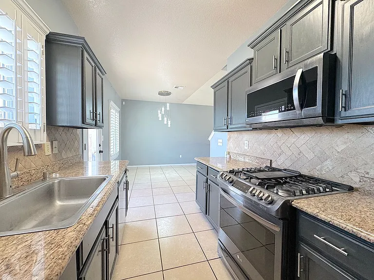 3046 Bariloche Dr — Photo 10