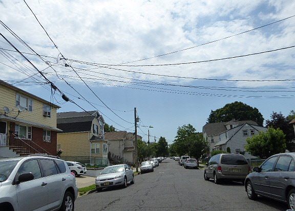 Exterior Neighborhood (street photo)