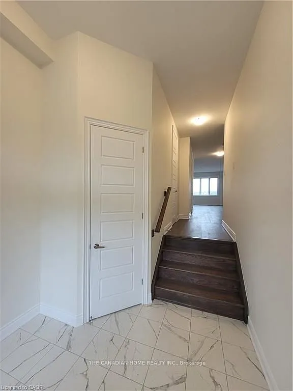 4 bed, $3,000 — Photo 2