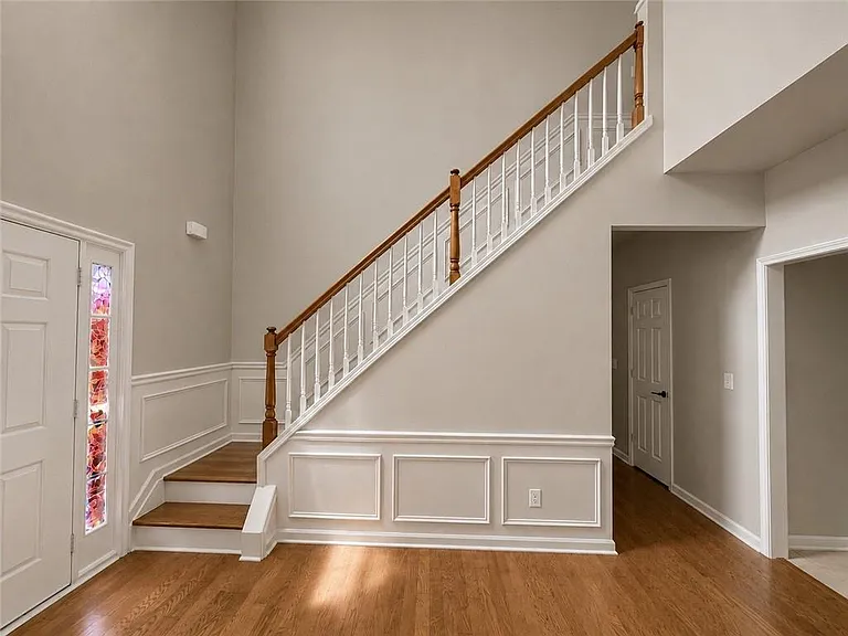 6310 Barwick Ln — Photo 4