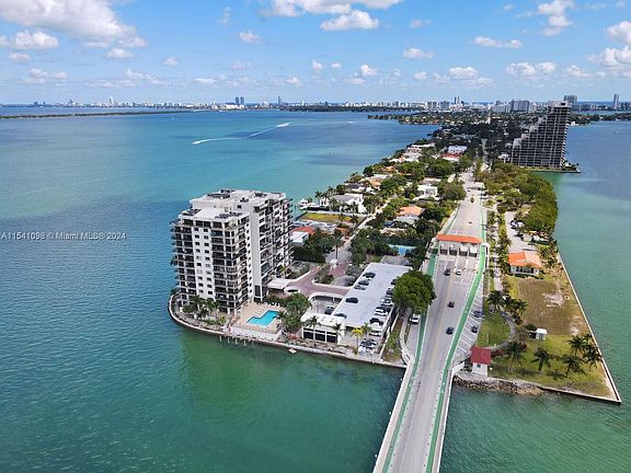 5th image of 801 N Venetian Dr #605