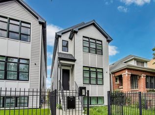 3840 W Cornelia Ave, Chicago, IL 60618