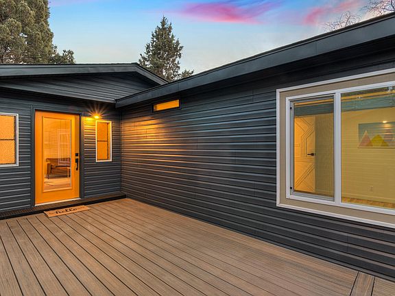 5th image of 1033 SE Laurelwood Pl