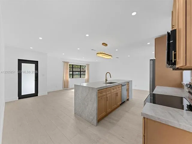 401 SW 63rd Ter — Photo 13