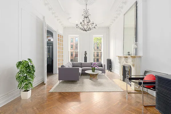 Sold by Industrie Residential | media 3