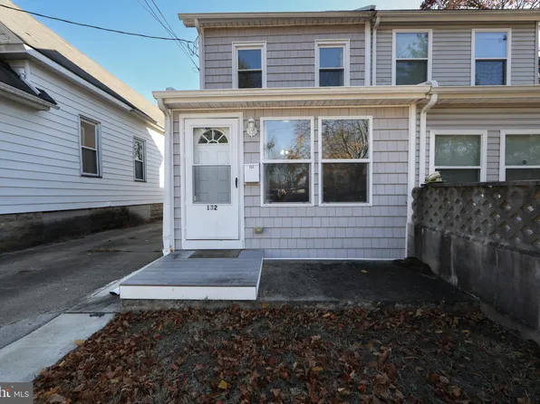 132 Oak St, Williamstown, NJ 08094