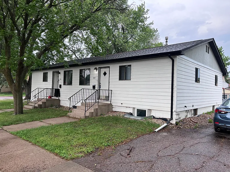 704 W Bailey St — Photo 16