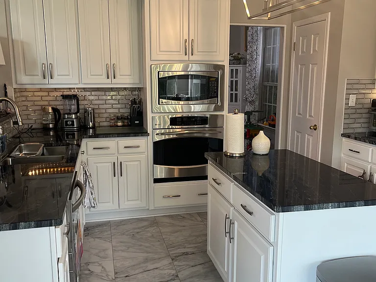 2700 Dunes Dr — Photo 3