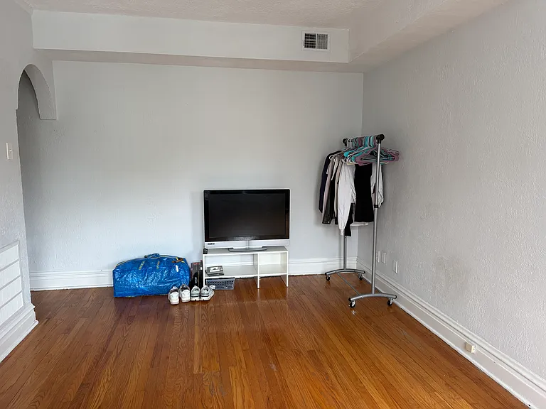 7355 Lindell Blvd #202 — Photo 4