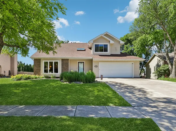5700 Aspen Dr, West Des Moines, IA 50266