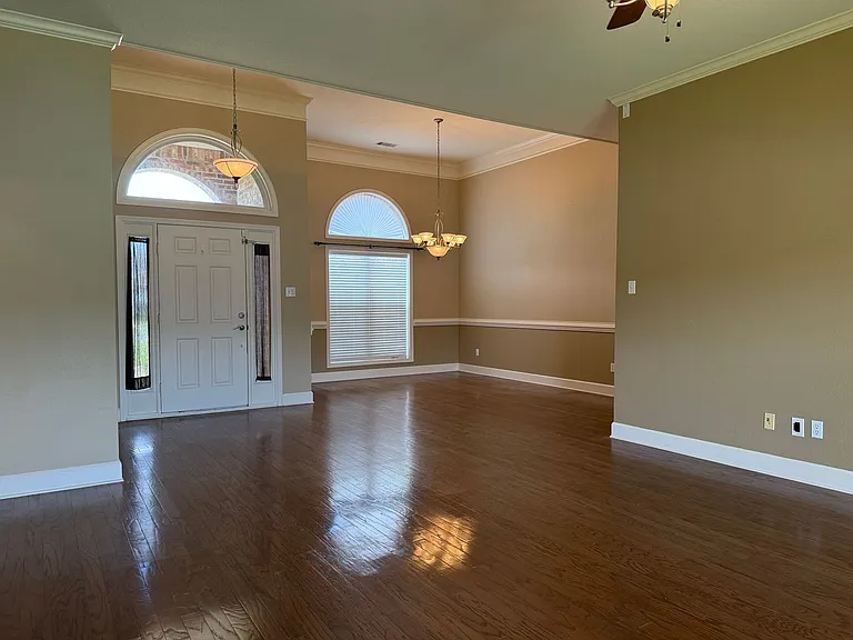 34 Lakeview Ln — Photo 3
