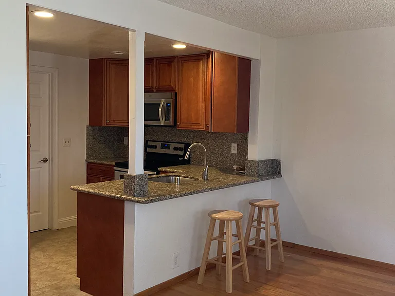 24552 Long Ct — Photo 3