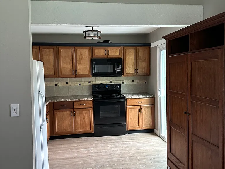 409 Far Hill Dr — Photo 4