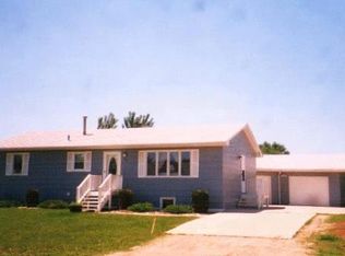 202 3rd St SE, Warner, SD 57479