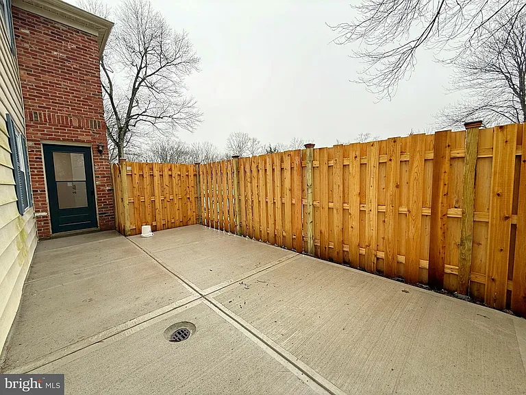 150 Berwick Pl #22A — Photo 18