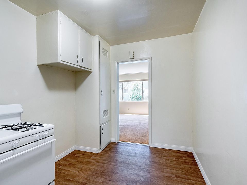 1st image of 225 W Alameda Ave #I
