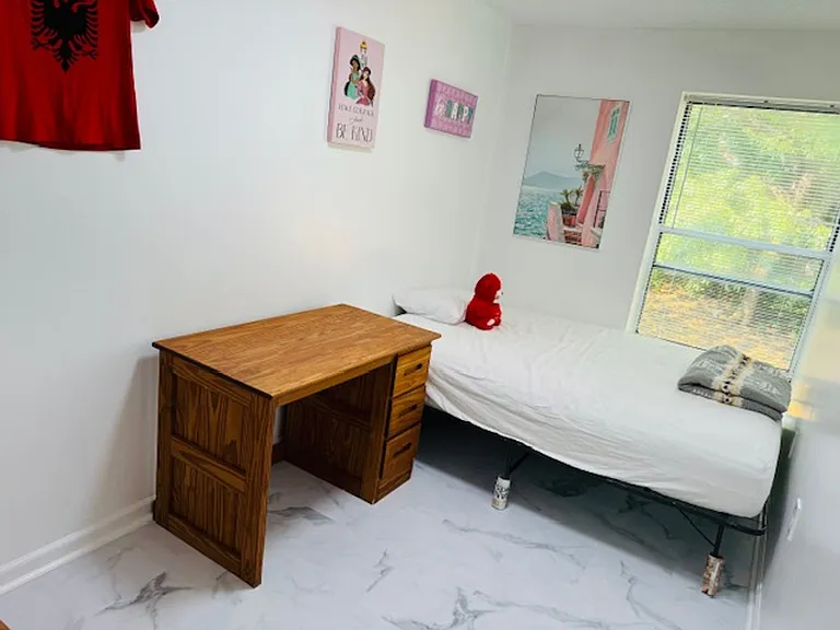 1396 Hunters Rd #G — Photo 8
