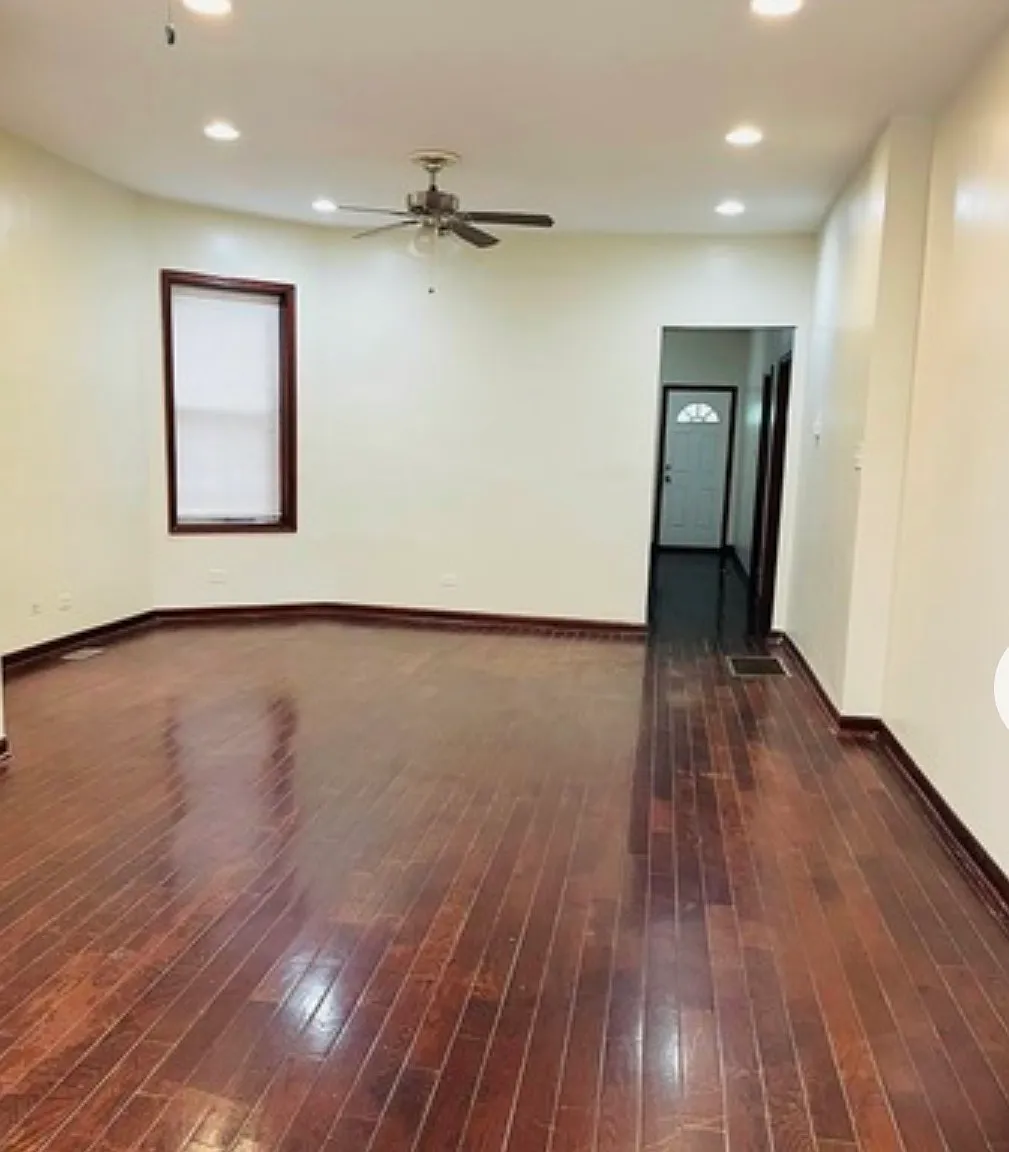 2 bed, 1200 sqft, $1,600 — Photo 1