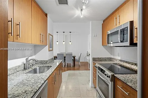 10275 Collins Avenue Cu Photo 1 10275 Collins Avenue Cu Photo 1