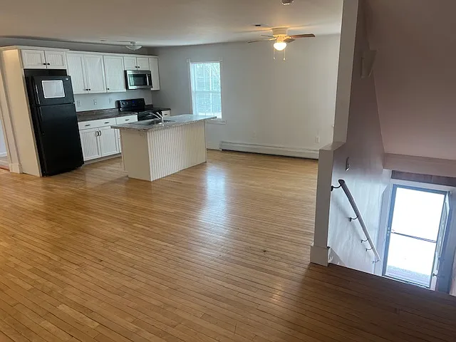 2 bed, 800 sqft, $2,200 — Photo 3