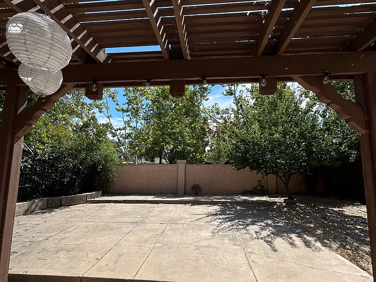 2412 Hooftrail Way — Photo 16