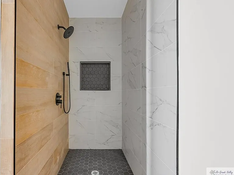 3525 Hidalgo St #3 — Photo 17