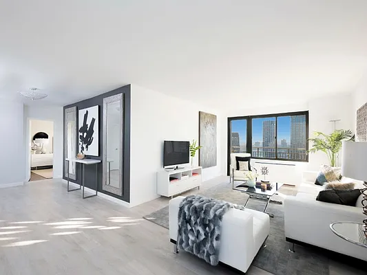 Sold by Sotheby's International Realty | media 16