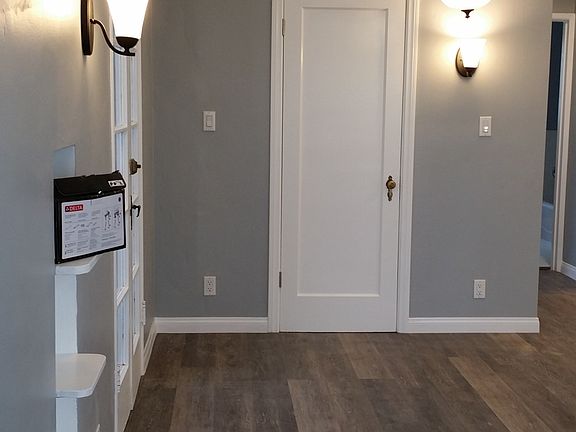 3rd image of 2807 W 42nd St