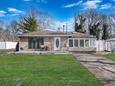 35 Strafford Street, Mastic, NY, 11950