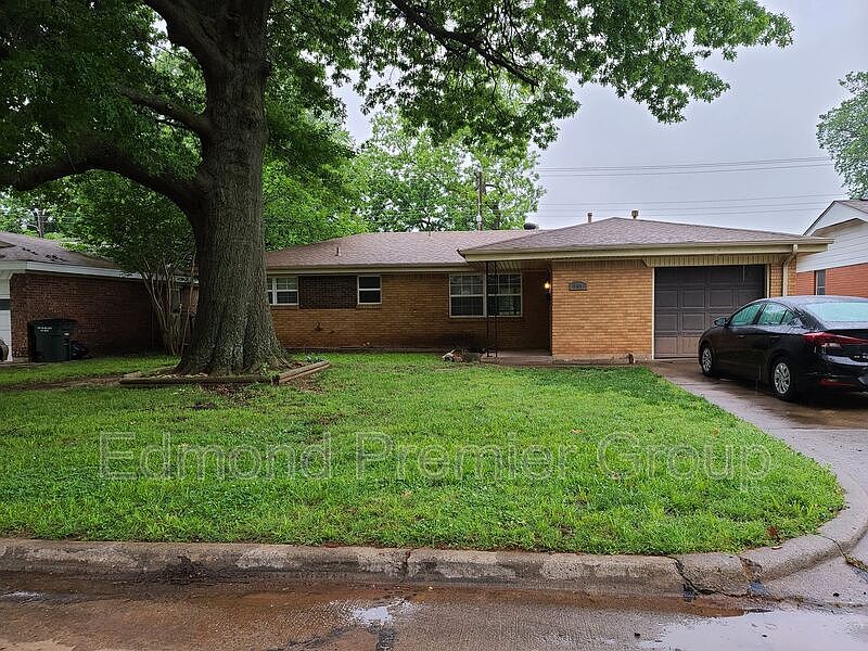 1st image of 905 Vickie Dr
