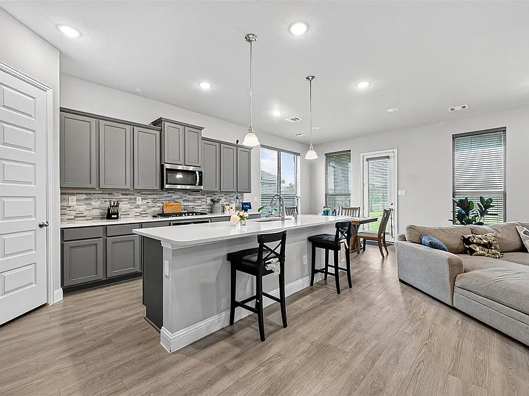 6506 Tiburon Lakes Dr — Photo 11