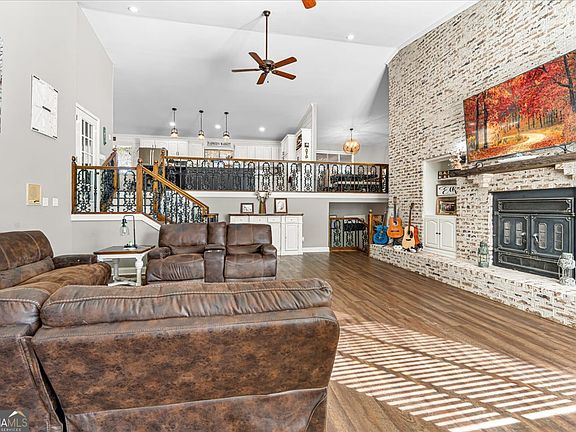 4th image of 230 Tucker Rd