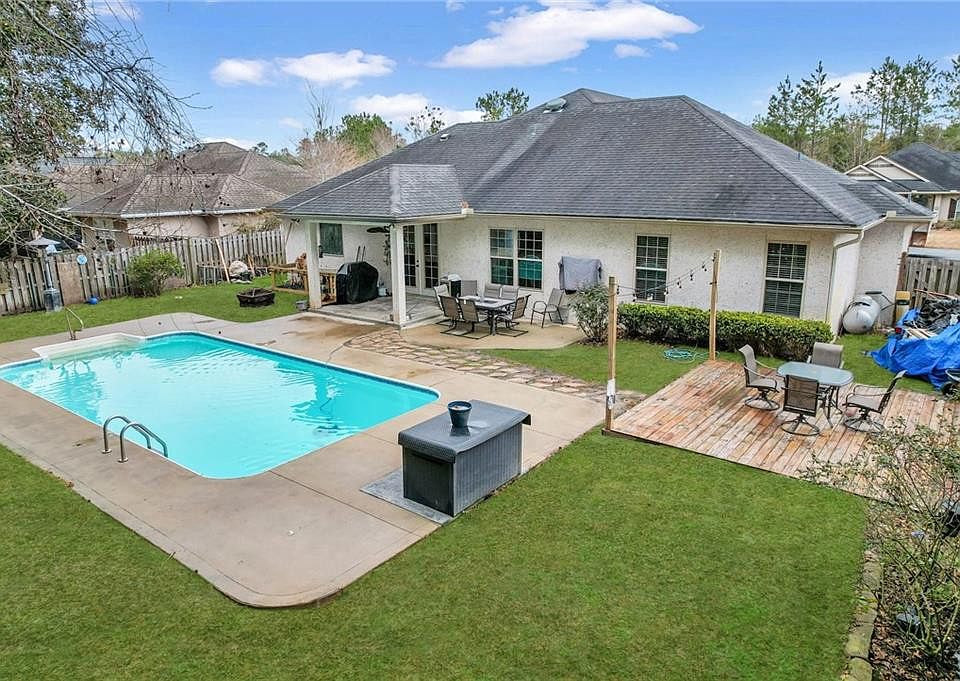 1st image of 31 Magnolia Bluff Dr