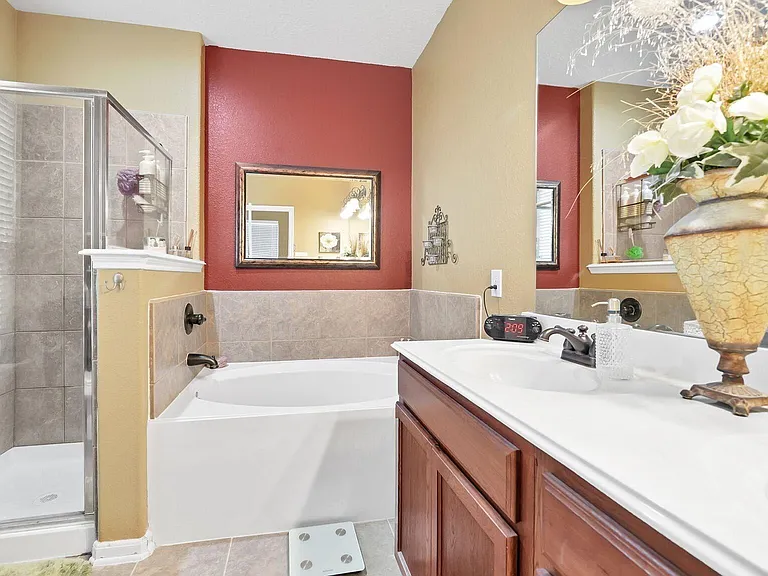 692 Casual Ln — Photo 21