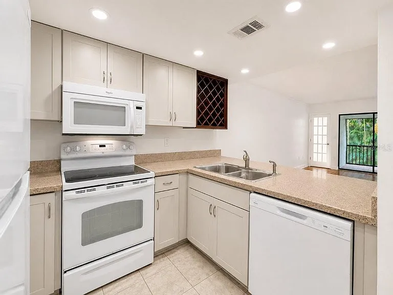4570 Ringwood Mdw #2 — Photo 7
