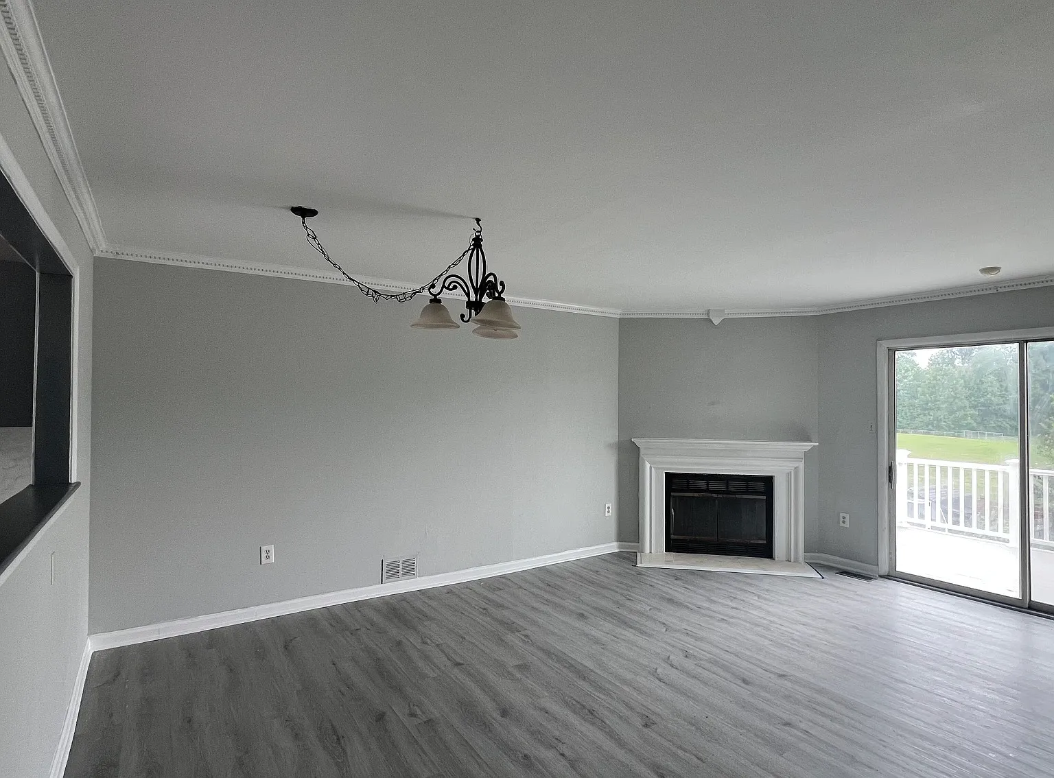 3 bed, 2.5 bath, 1600 sqft, $2,350 — Photo 2