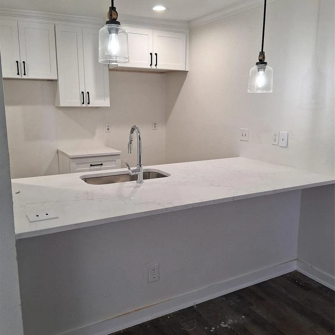 1 bed, 1.0 bath, 600 sqft, $900 — Photo 1