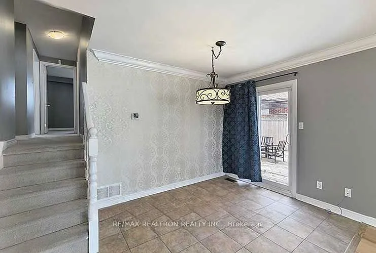26 John St E — Photo 8