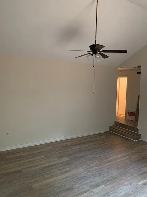 3 bed, 1424 sqft, $1,800 — Photo 2