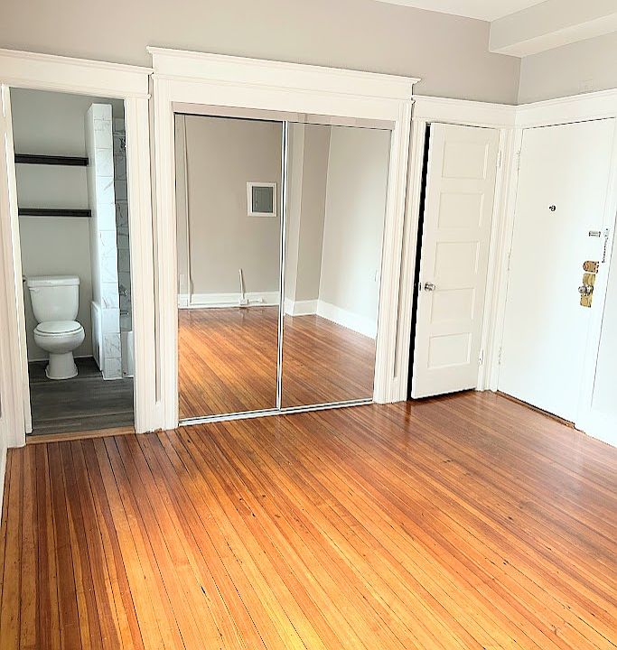 Bedroom sliding mirror closet