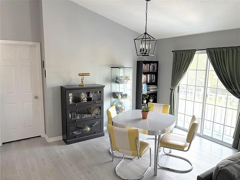 8503 Shallow Creek Ct — Photo 4