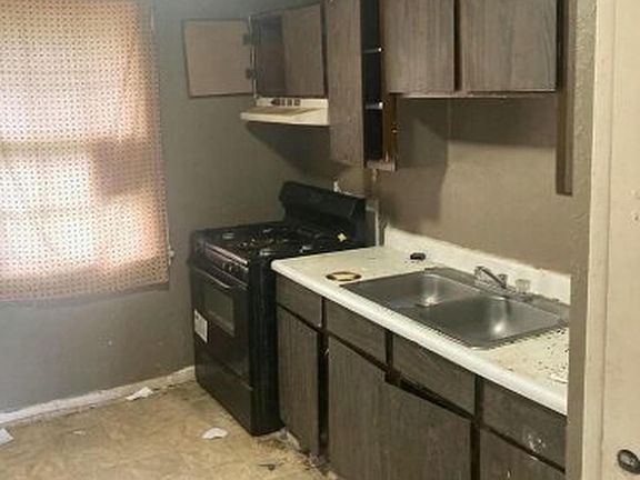 3rd image of 3010 Neptune St